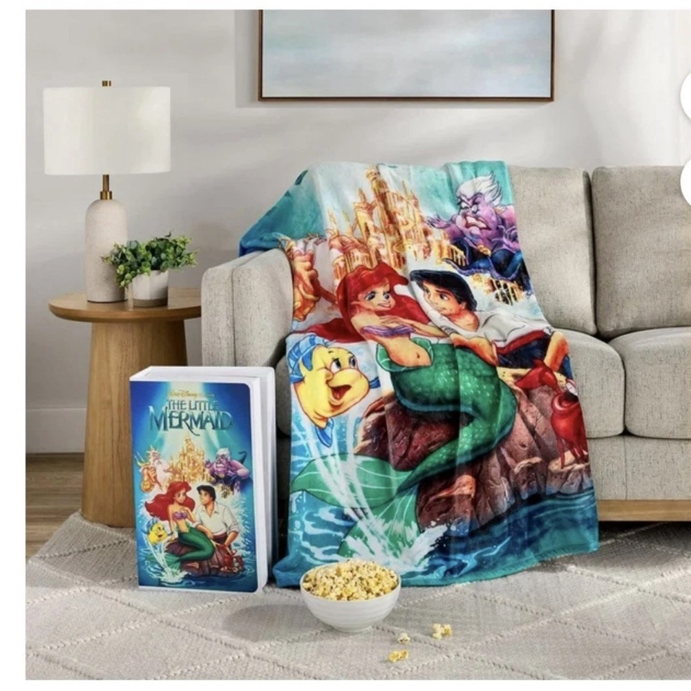 DISNEY RETRO 50x70 THROW BLANKET IN VHS BOX  Little Mermaid